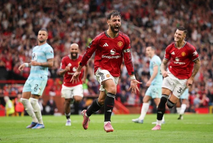 Fernandes powers to FWA glory in defining season Portuguese midfield general Fernandes is crowned FWA Footballer of the Year