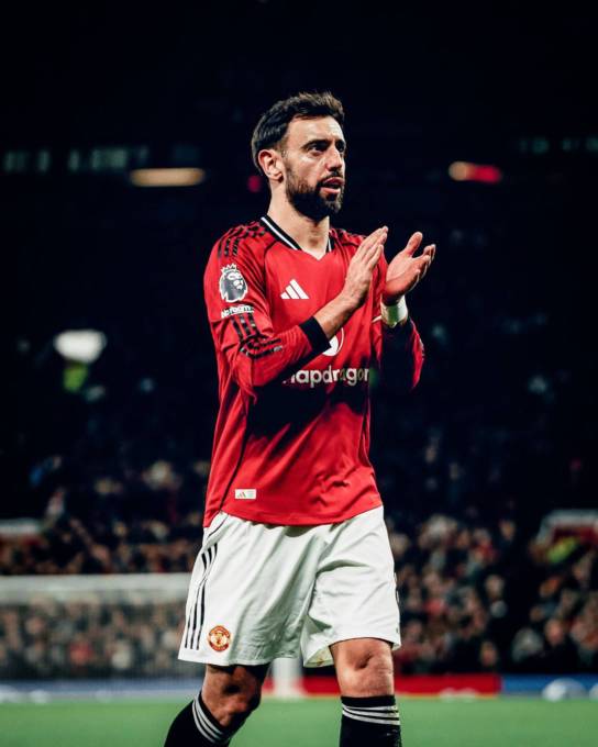 Bruno Fernandes wins Premier League Player of the Season Fernandes Completes Historic Individual Clean Sweep