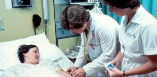 NHS launches free at-home cervical screening kits to improve early detection in England NHS: Doctors in England attend to a patient woman